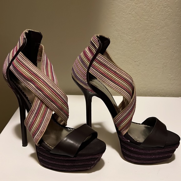 Natasha Bebe stilettos 4 inch heel with 2 inch platform makes walking easy! - Picture 5 of 10